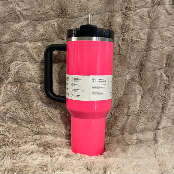 Stanley Neon Electric Pink 40oz - Picture 4 of 10